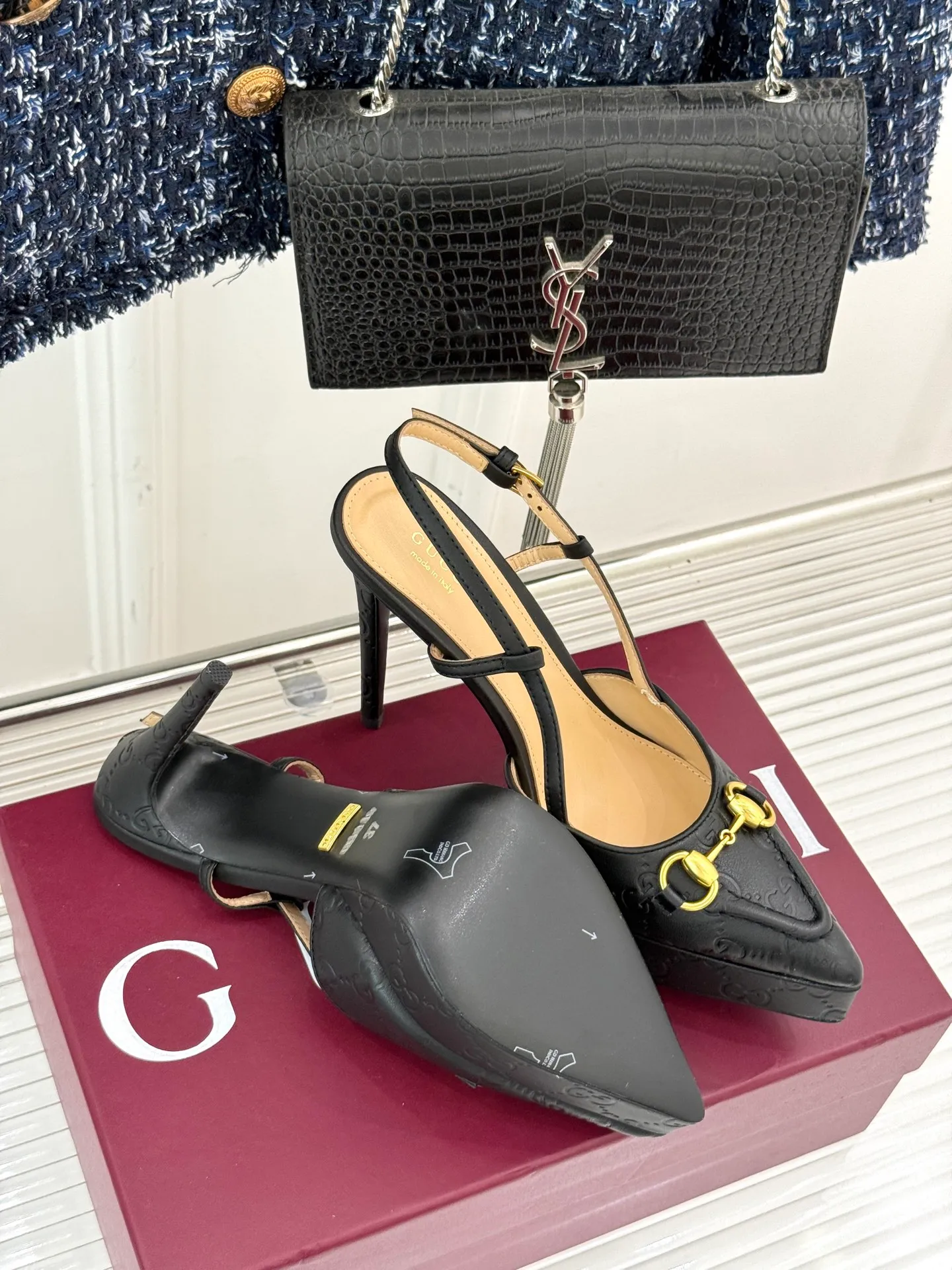Factory direct sales p680🐘🐘Women's shoes Women's Gucci/Gucci classic horsebit pointed toe platform high-heeled sandals Perfectly integrate classic elements and fashion design. These sandals are decorated with the iconic horsebit. The metallic horsebit embellishes the upper, exuding a strong retro style and highlighting the brand heritage. The design of the waterproof platform and the high heel complement each other. The 9.5 cm high heel and the 2 cm waterproof platform can effectively reduce the pressure on the foot while elongating the leg line, making walking more stable. The adjustable ankle buckle design is not only easy to put on and take off, but can also be adjusted according to personal foot shape to ensure a comfortable fit. Whether paired with an elegant dress for formal occasions or paired with simple trousers to create a fashionable street style, these sandals can be easily worn, adding a touch of color to the overall look and showing the wearer's unique taste and fashion attitude. The fabric is made of original customized calfskin, the inner pads are all sheepskin, and the genuine leather outsole imported from Italy size: 35-39 (40/41/42 customized)